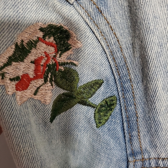 Vintage Jean jacket - Picture 4 of 10